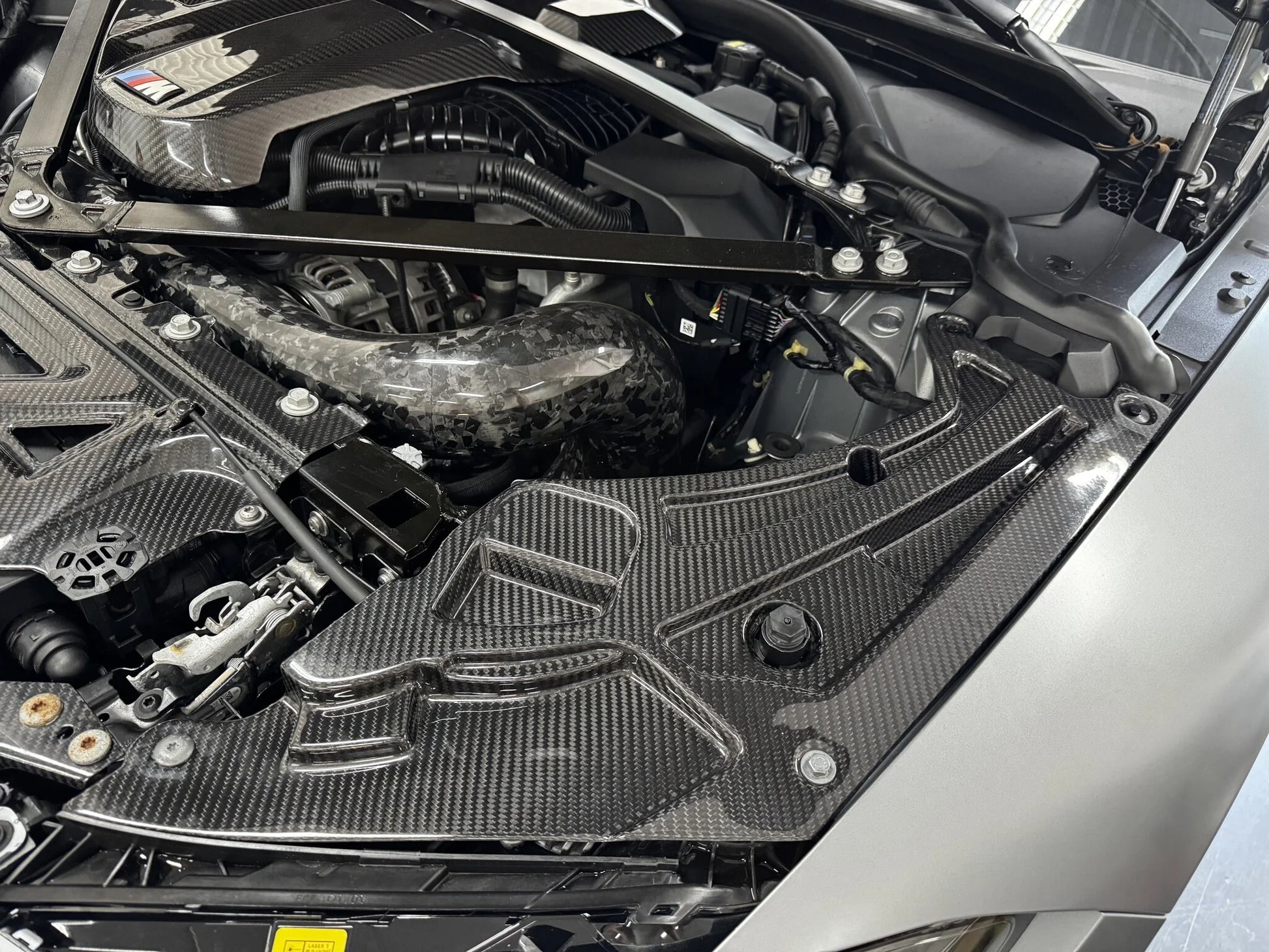 Karbonowe Osłony Przednich Lamp do BMW M3/M4 (G80/G81/G82/G83)